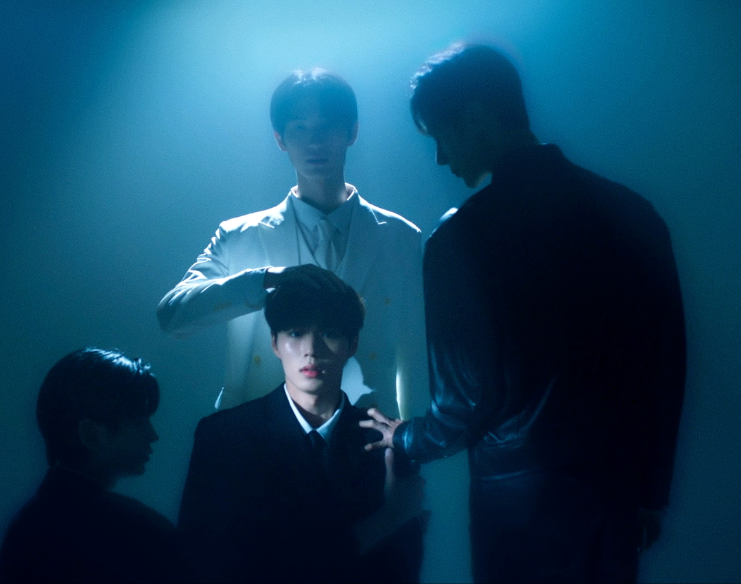 SECRET RELATIONSHIPS (Boyslove Series): 3 Boys Crazy About Him SECRET RELATIONSHIPS (Boyslove Series): 3 Boys Crazy About Him