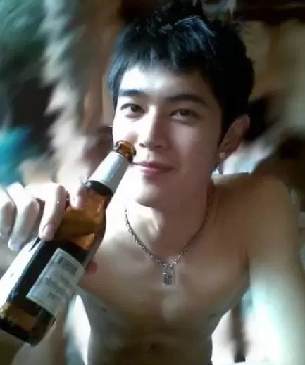 Gay story: A young man with AIDS tells a tearful story