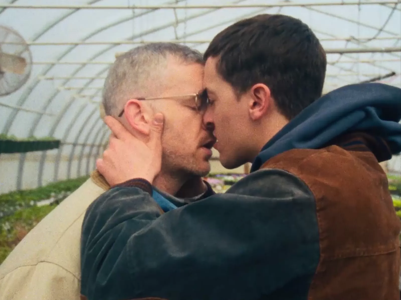PLAINCLOTHES, un thriller gay intense avec Russell Tovey