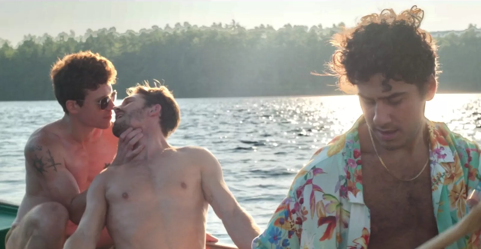 AUTOUR DU LAC (Birder) : chasse aux hommes AUTOUR DU LAC (Birder) : chasse aux hommes