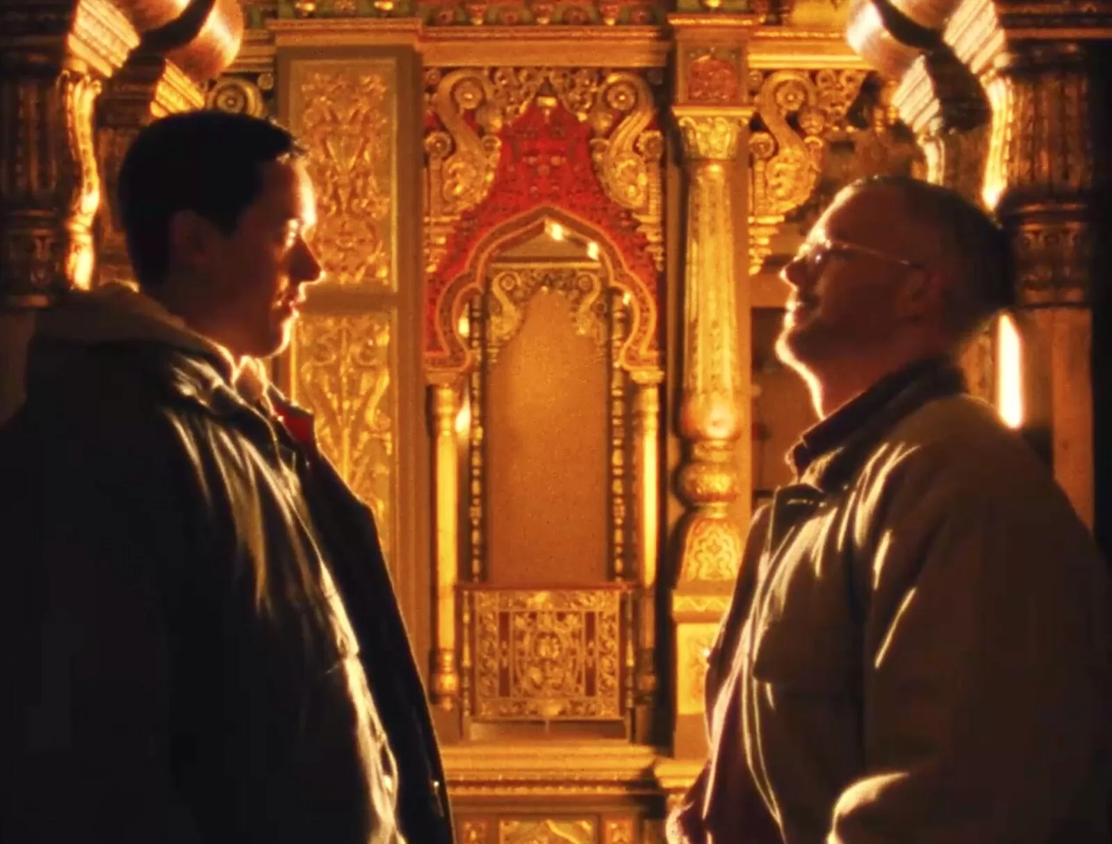 PLAINCLOTHES, un thriller gay intense avec Russell Tovey